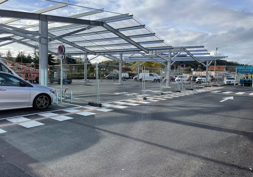 Réalisation d’ombrières photovoltaïques de 1 200 m² dans le Grand Est