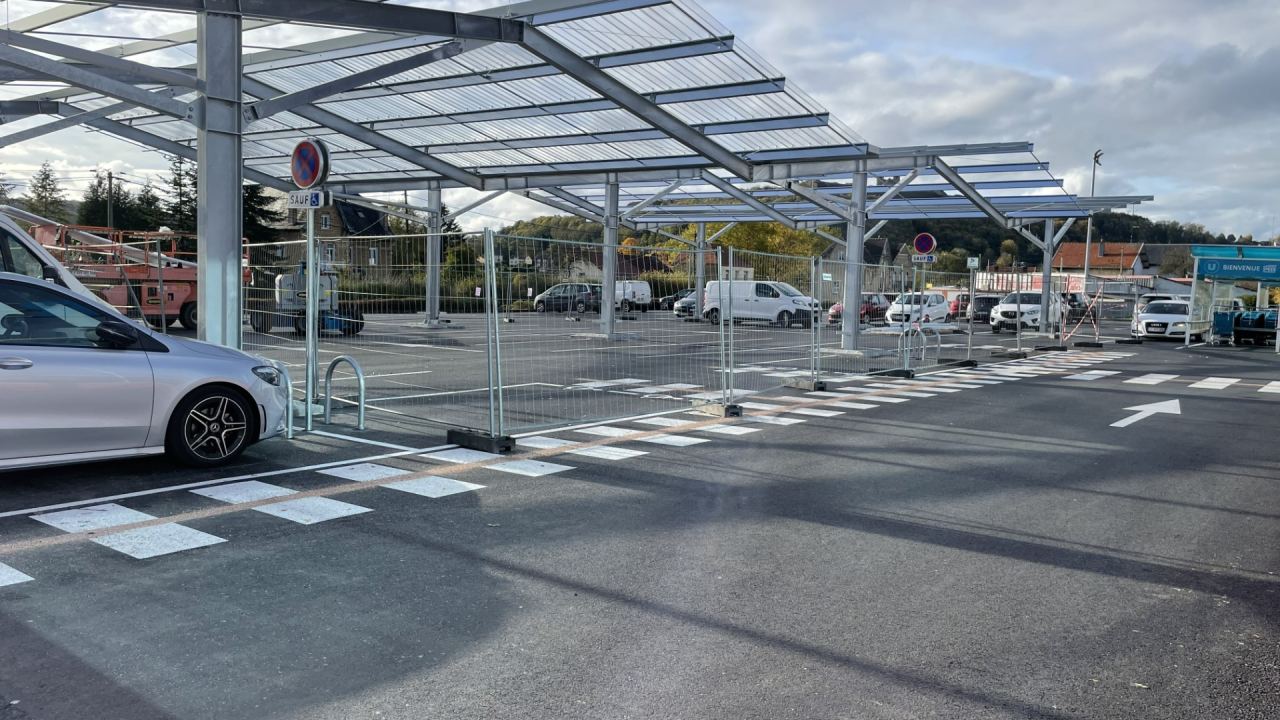 Réalisation d’ombrières photovoltaïques de 1 200 m² dans le Grand Est