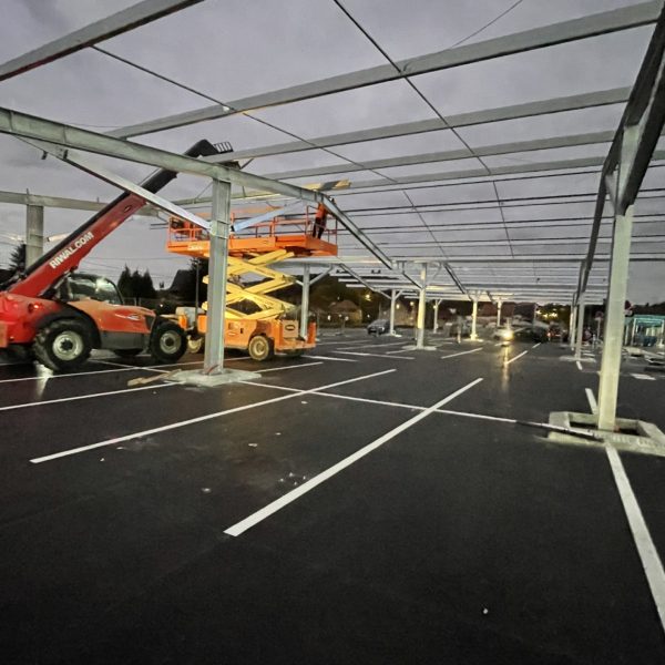 Réalisation d’ombrières photovoltaïques de 1 200 m² dans le Grand Est