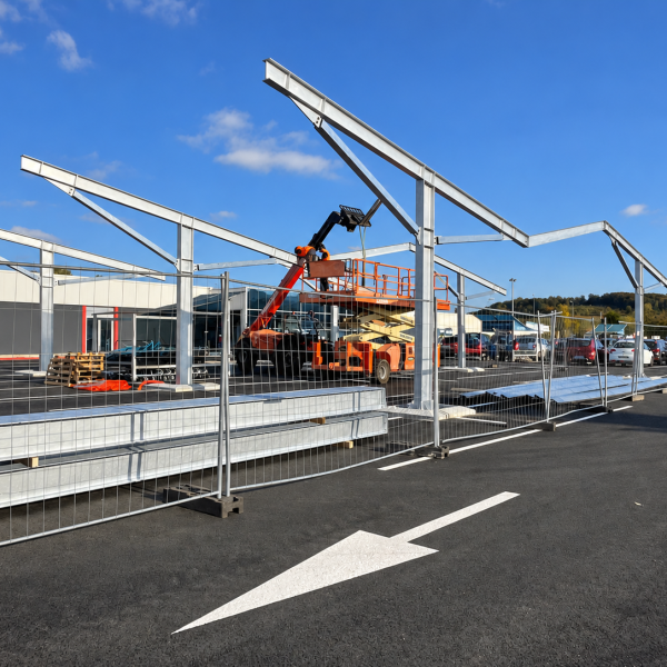 Réalisation d’ombrières photovoltaïques de 1 200 m² dans le Grand Est