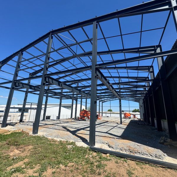Charpente métallique construction bâtiment industriel dans l'ain (01)