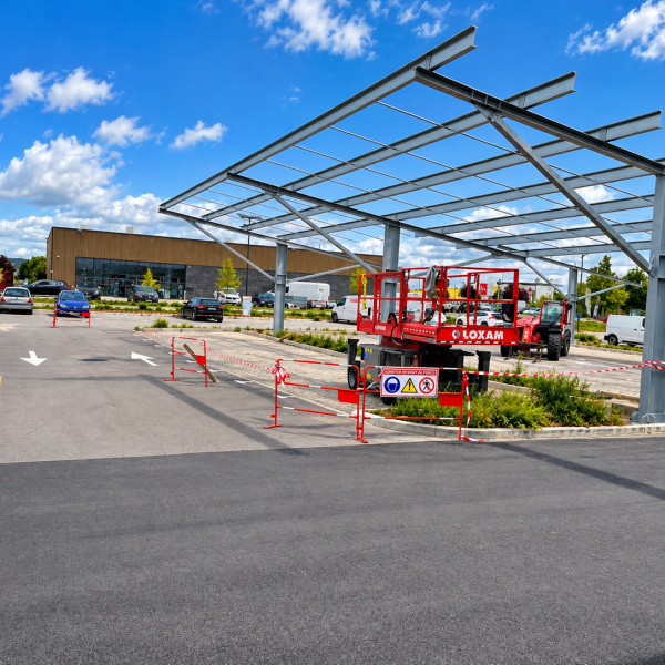 Fabrication et pose d’ombrières métalliques de parking en Bourgogne-Franche-Comté