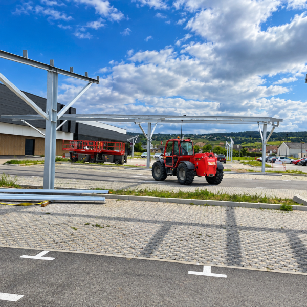 Fabrication et pose d’ombrières métalliques de parking en Bourgogne-Franche-Comté